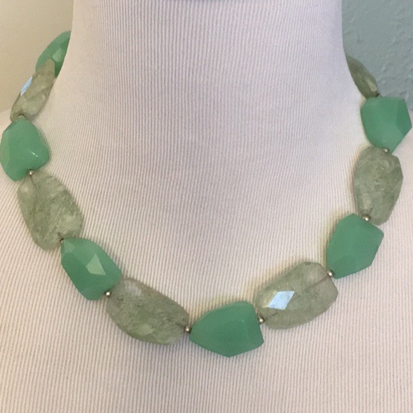 Vintage Jewelry - 💐 Gorgeous Faceted Stone Necklace 💐